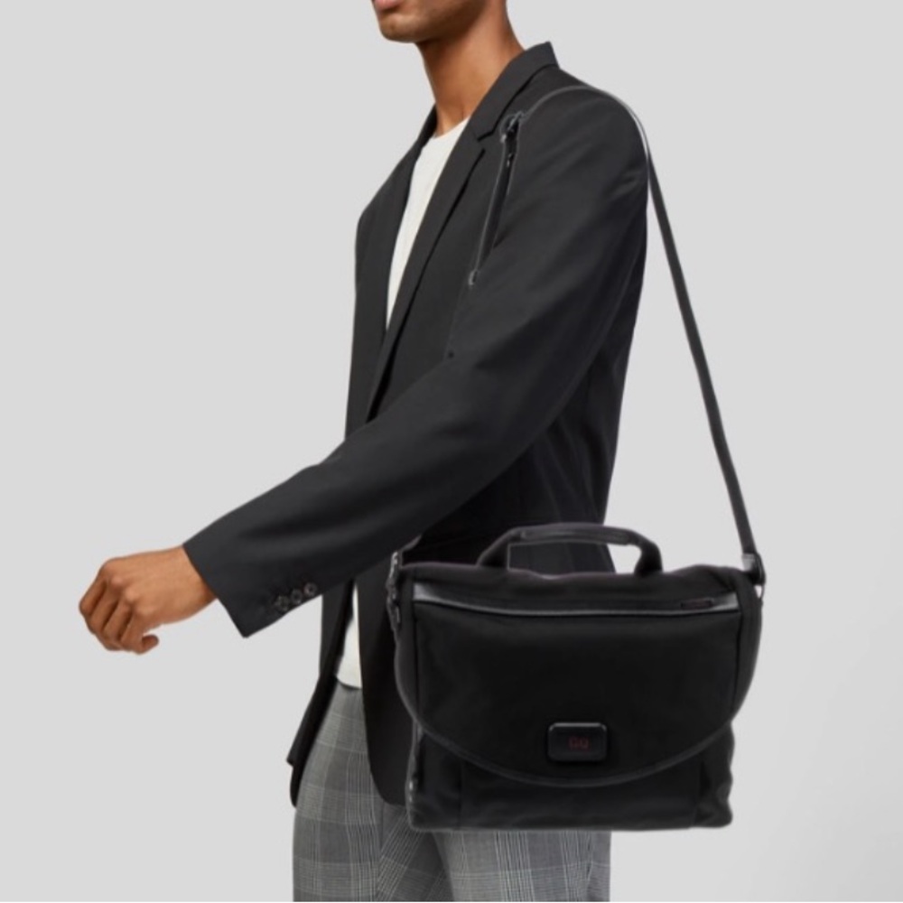 Tumi Alpha 2 Slim Messenger Bag